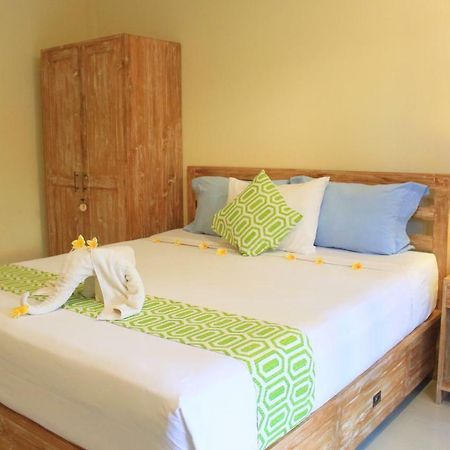 Cr Tris Rooms Seminyak Екстер'єр фото